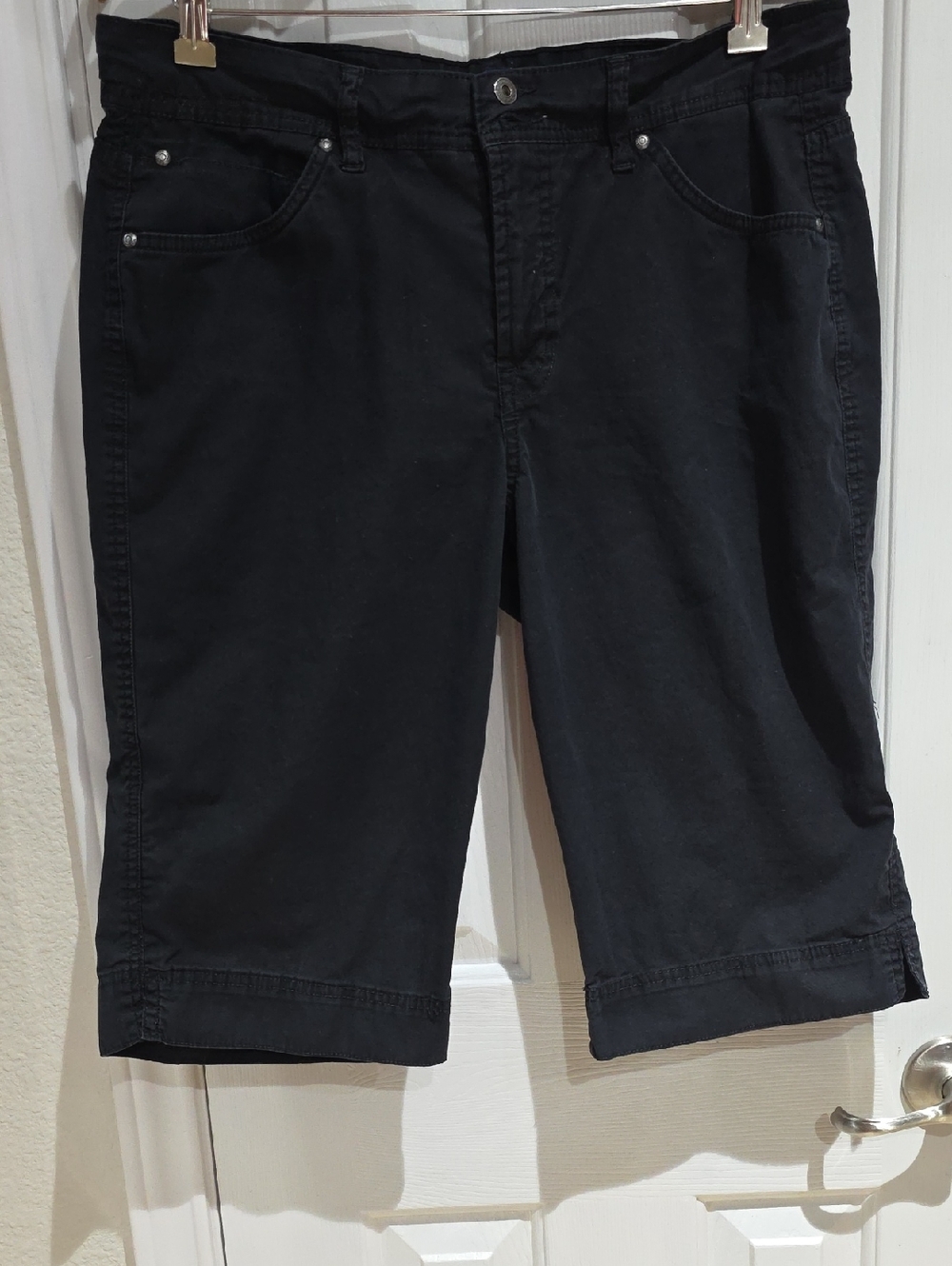 Bandolinoblu Womans Black Casual Cotton Shorts Size 10